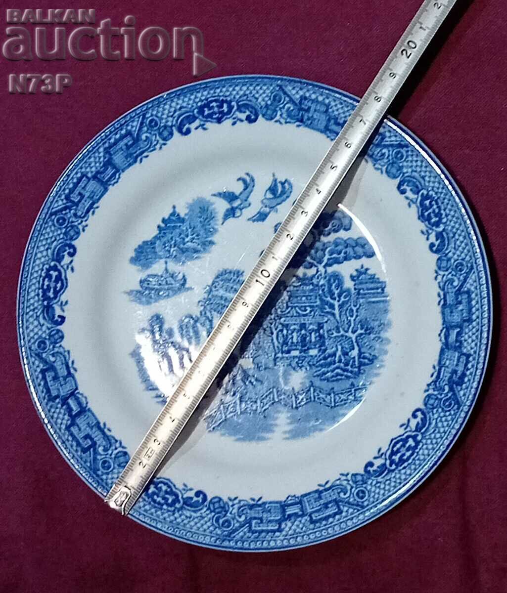 Delivery of OLD PORCELAIN PLATE. MADE IN ENGLAND. Delivery of OLD PORCELAIN PLATE. MADE IN ENGLAND.