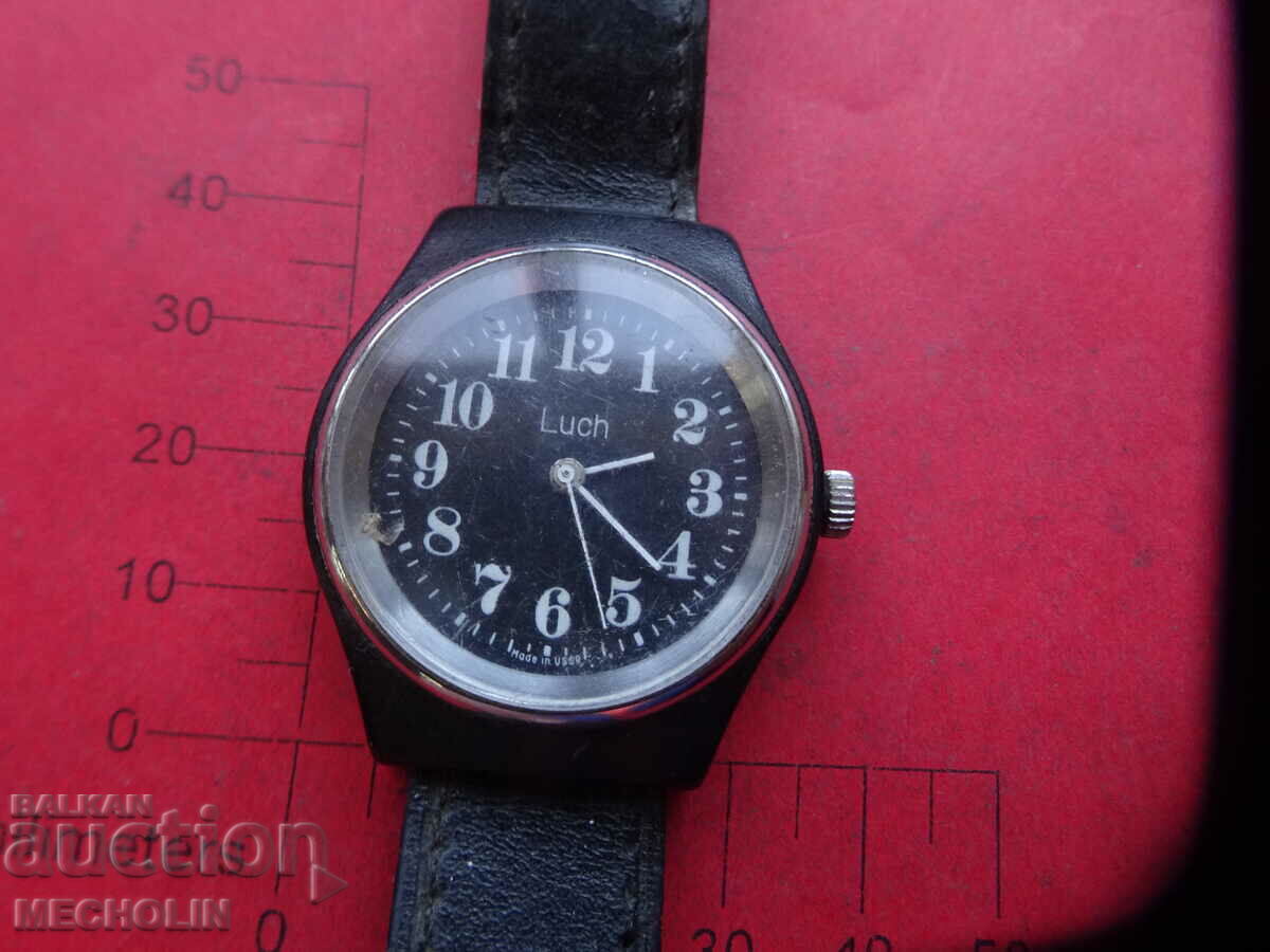 COLLECTIBLE Russian BEAM WATCH with price 10.00 BGN | € 5.11 COLLECTIBLE Russian BEAM WATCH with price 10.00 BGN | € 5.11