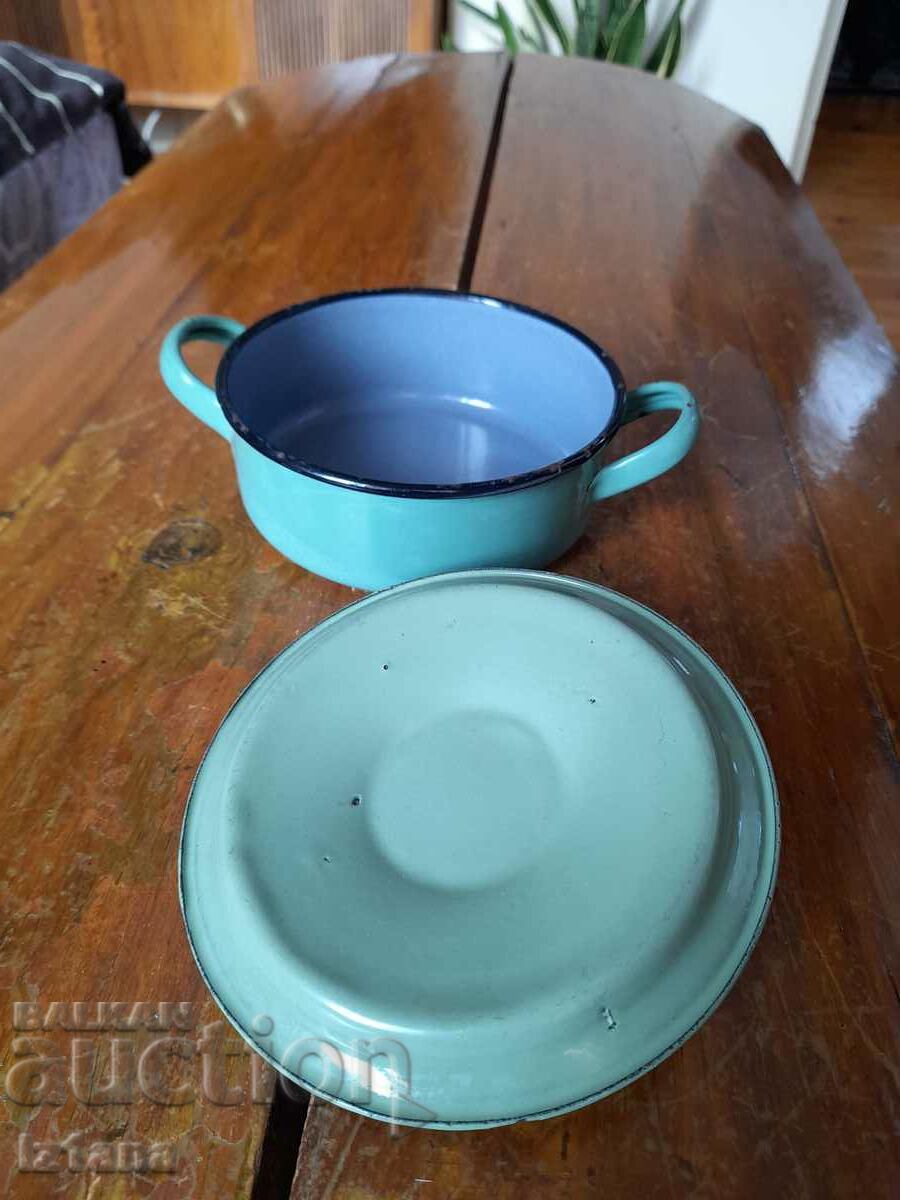 Auction Old enamel pot Auction Old enamel pot