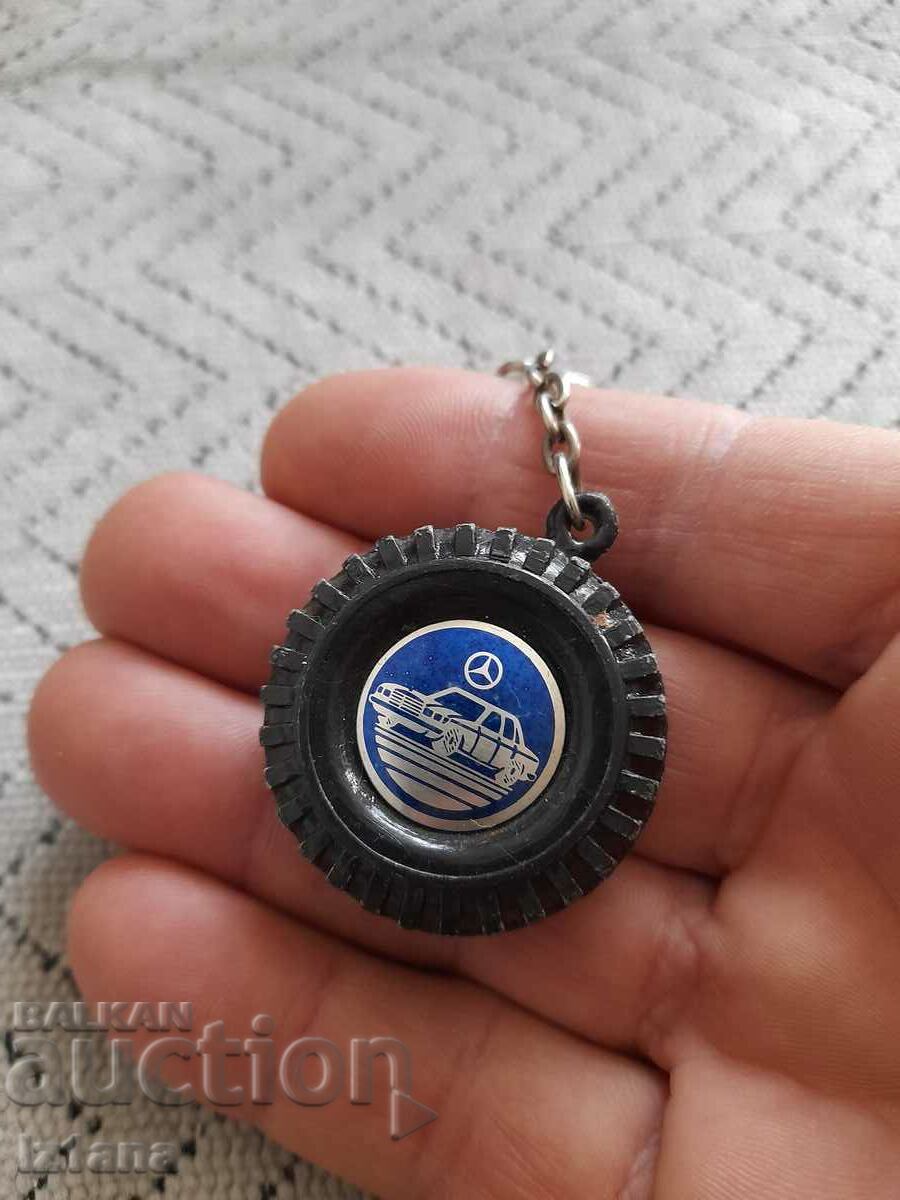Old Mercedes, Peugeot key ring with price 30.00 BGN | € 15.34 Old Mercedes, Peugeot key ring with price 30.00 BGN | € 15.34