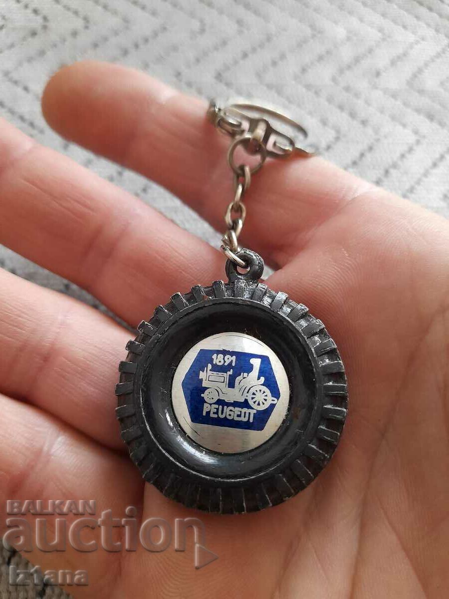 Auction Old Mercedes, Peugeot key ring Auction Old Mercedes, Peugeot key ring