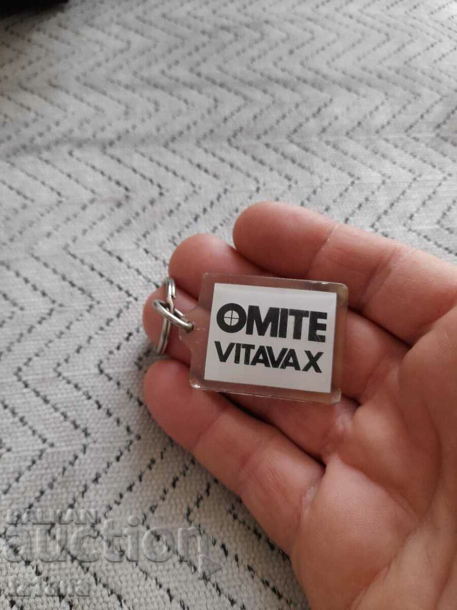 Auction Old Uniroyal key ring Auction Old Uniroyal key ring