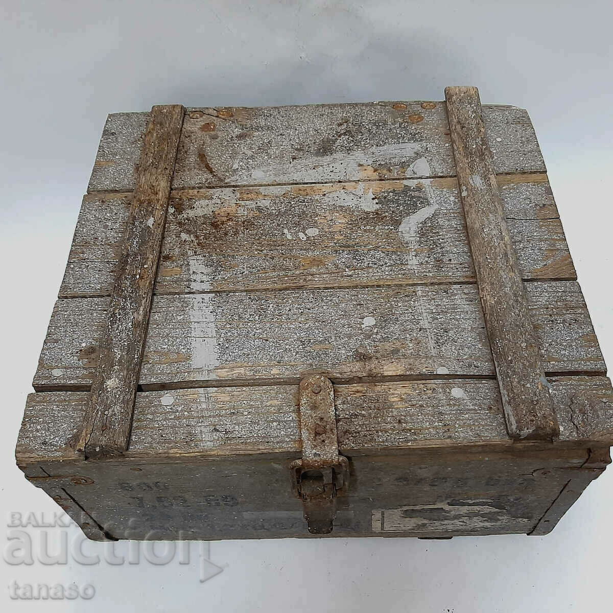 Auction Old military chest, of cartridges(12.6) Auction Old military chest, of cartridges(12.6)