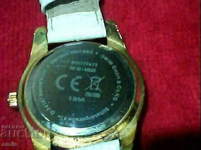 Delivery of 2 beautiful ladies' 4-bed wardrobes work without batteries