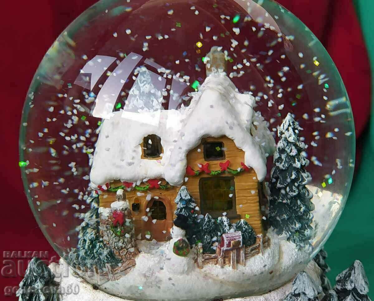 Large Paperweight Christmas House - 6 Large Paperweight Christmas House - 6