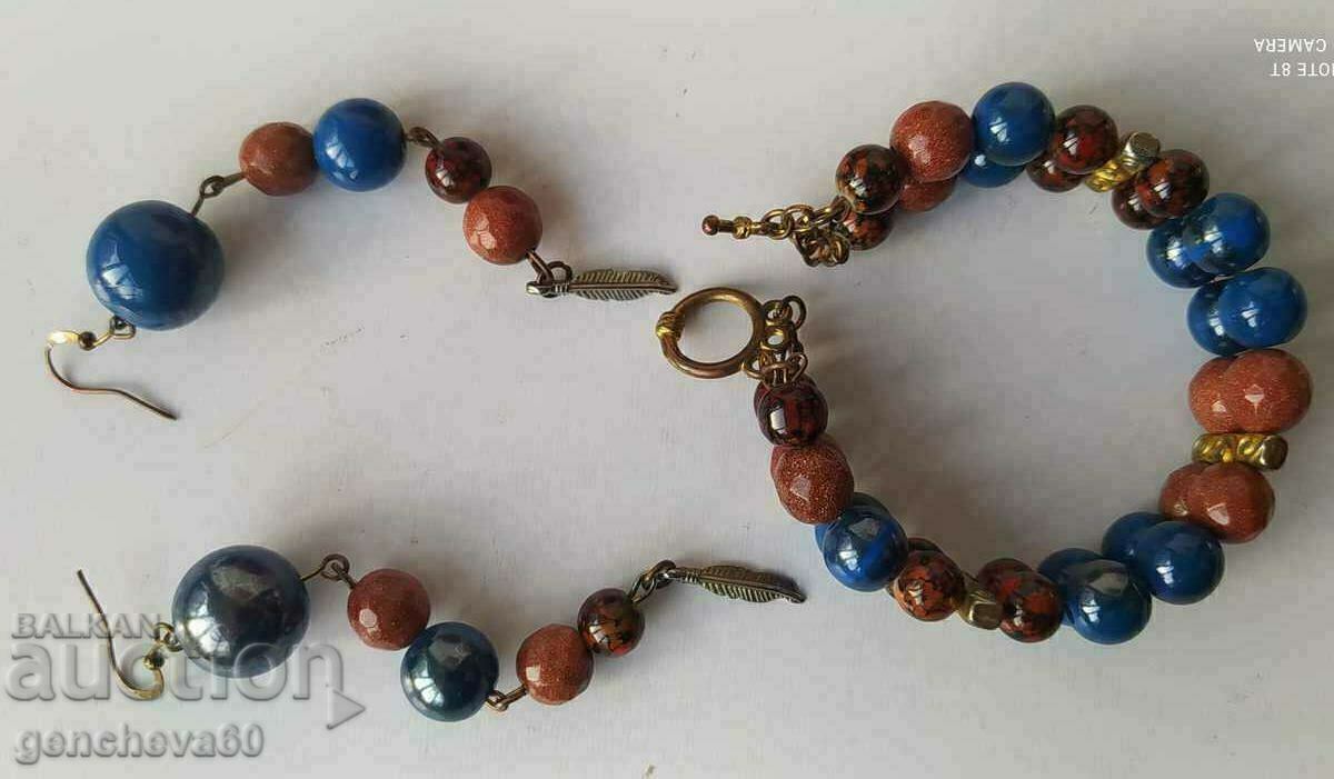 Delivery of Beautiful bracelet and earrings with natural stones Delivery of Beautiful bracelet and earrings with natural stones