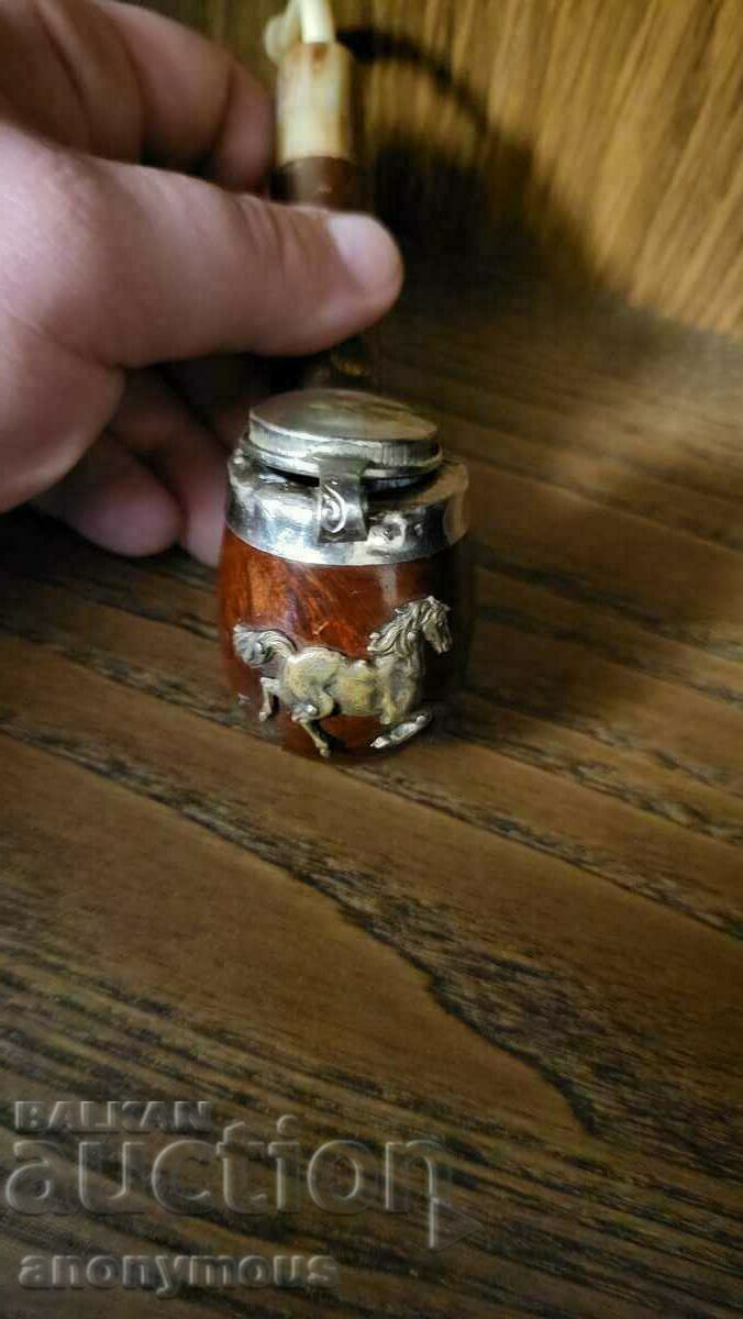 Auction An old pipe with a beautiful applique Auction An old pipe with a beautiful applique