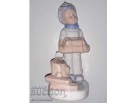 FIGURA VECHE. PORŢELAN