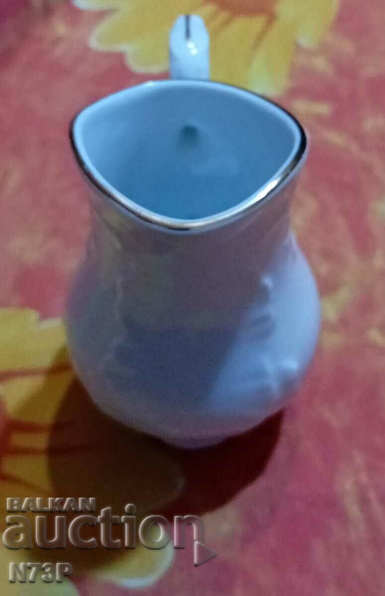 Auction A NICE POWDER. LATERIERA. Auction A NICE POWDER. LATERIERA.