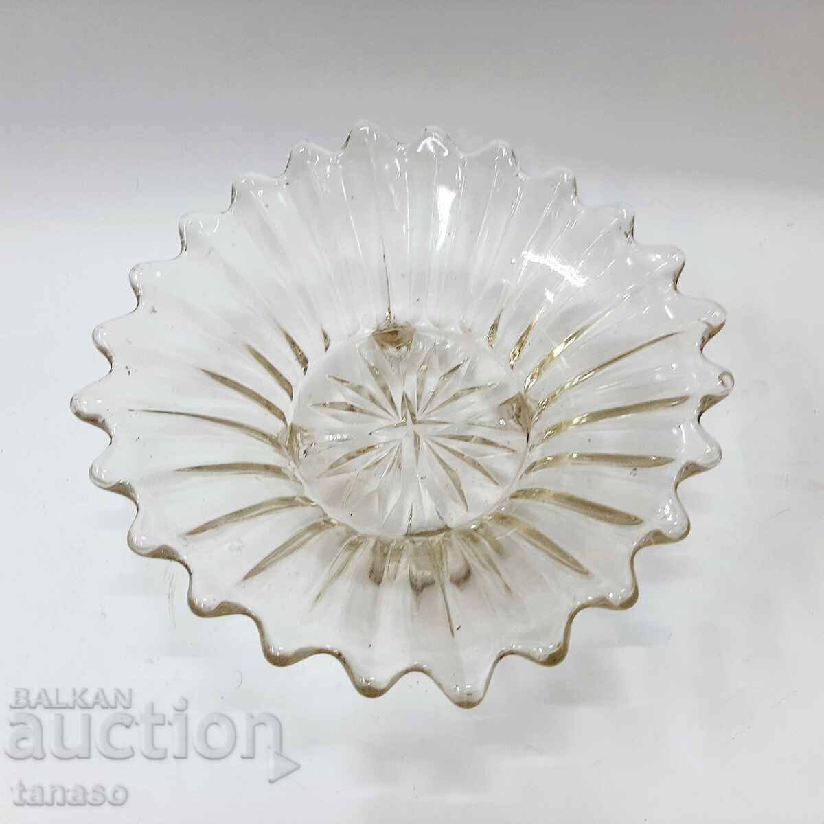 Auction  Clear glass fruit bowl, fruit bowl (13.5)