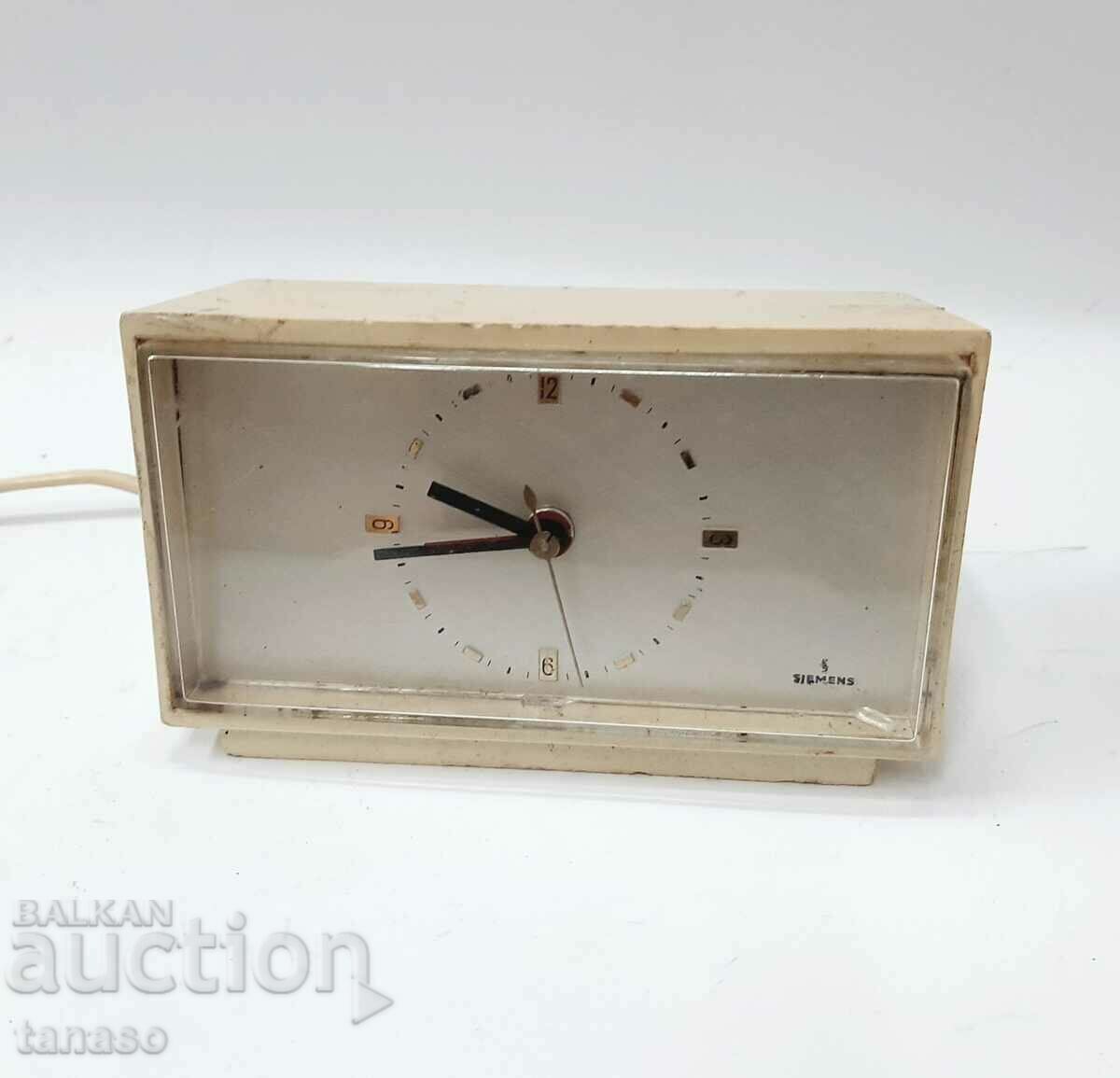 Σπάνιο ηλεκτρικό ξυπνητήρι, Siemens type MU 1000(5.5) με τιμή 65.00 BGN | € 33.23 Σπάνιο ηλεκτρικό ξυπνητήρι, Siemens type MU 1000(5.5) με τιμή 65.00 BGN | € 33.23