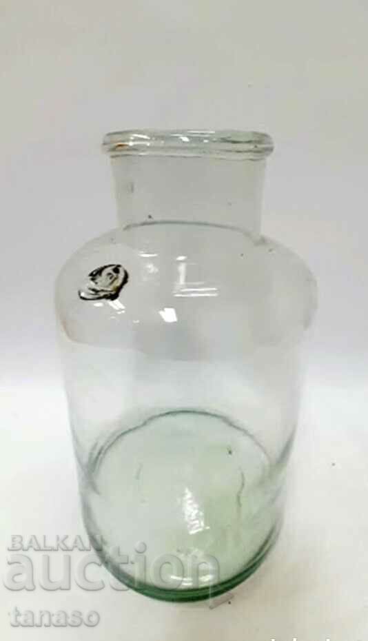 Auction Large old glass jar (3.2) Auction Large old glass jar (3.2)
