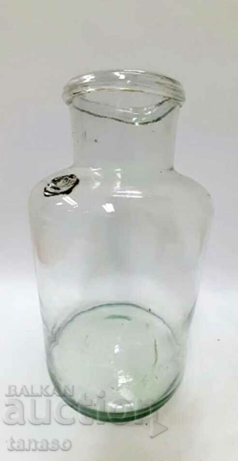 Delivery of Large old glass jar (3.2) Delivery of Large old glass jar (3.2)