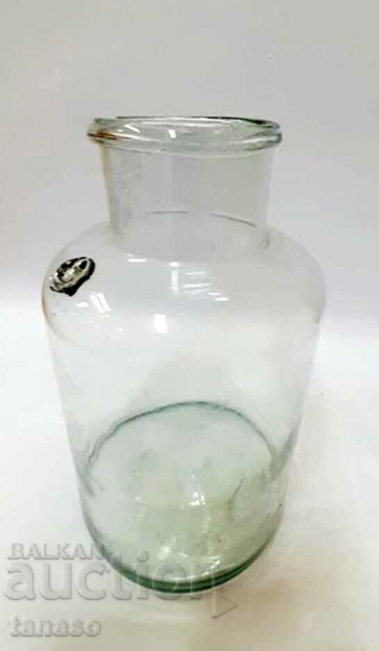 Large old glass jar (3.2) - 7 Large old glass jar (3.2) - 7