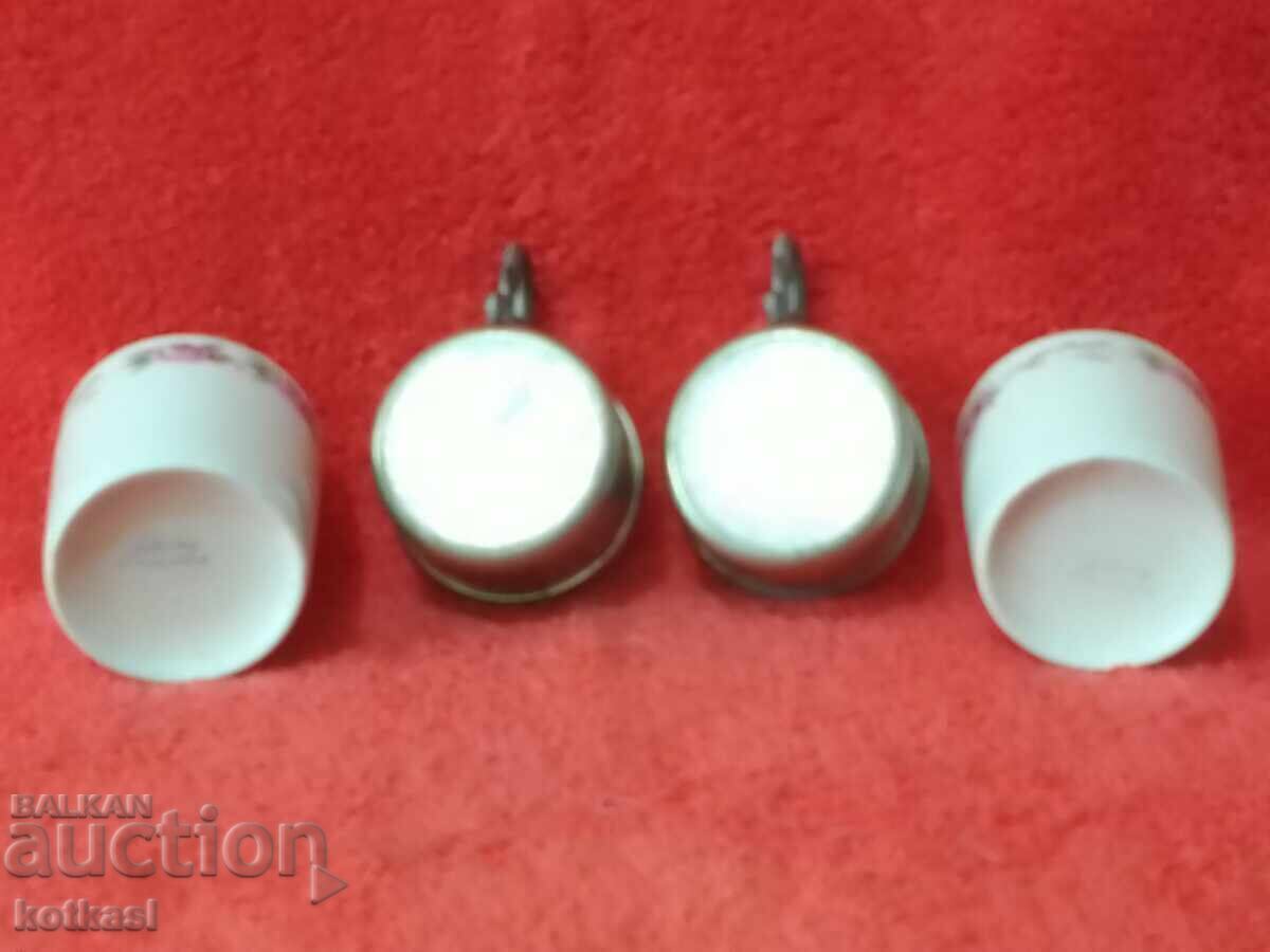 Livrarea Lot de două căni cu tulpina marcată