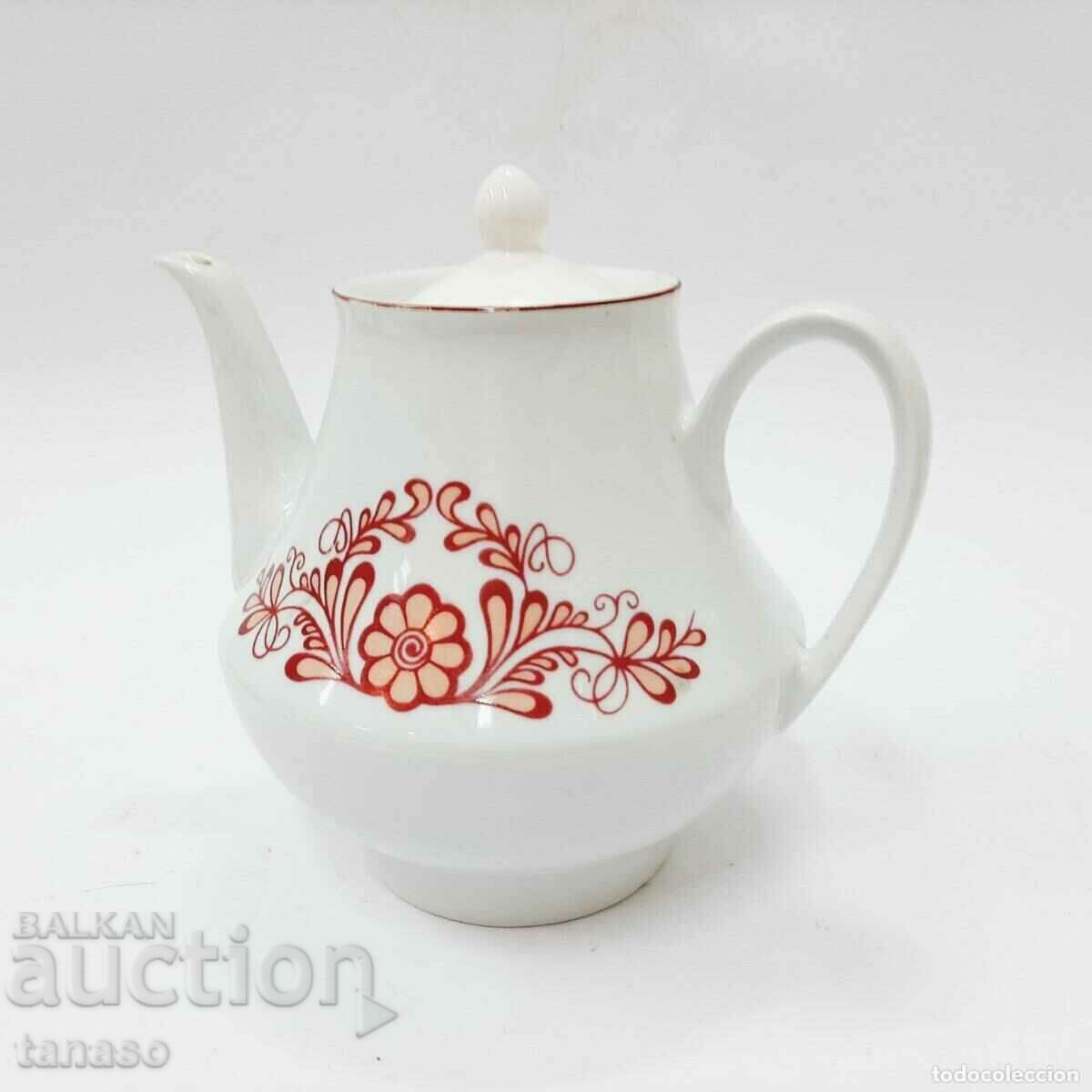 Auction Old porcelain painted teapot, jug (12.3) Auction Old porcelain painted teapot, jug (12.3)