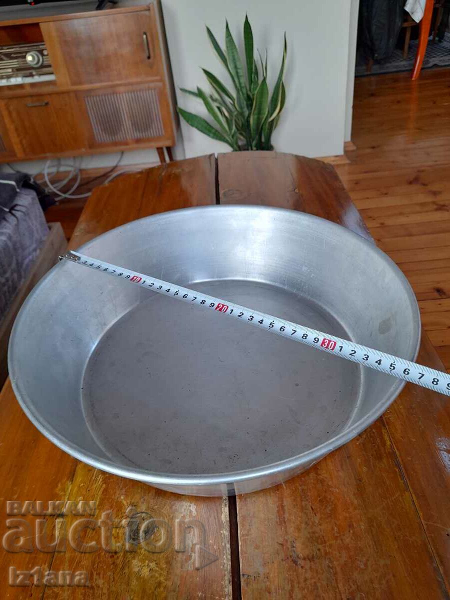 Auction Old aluminum tray, casserole Auction Old aluminum tray, casserole