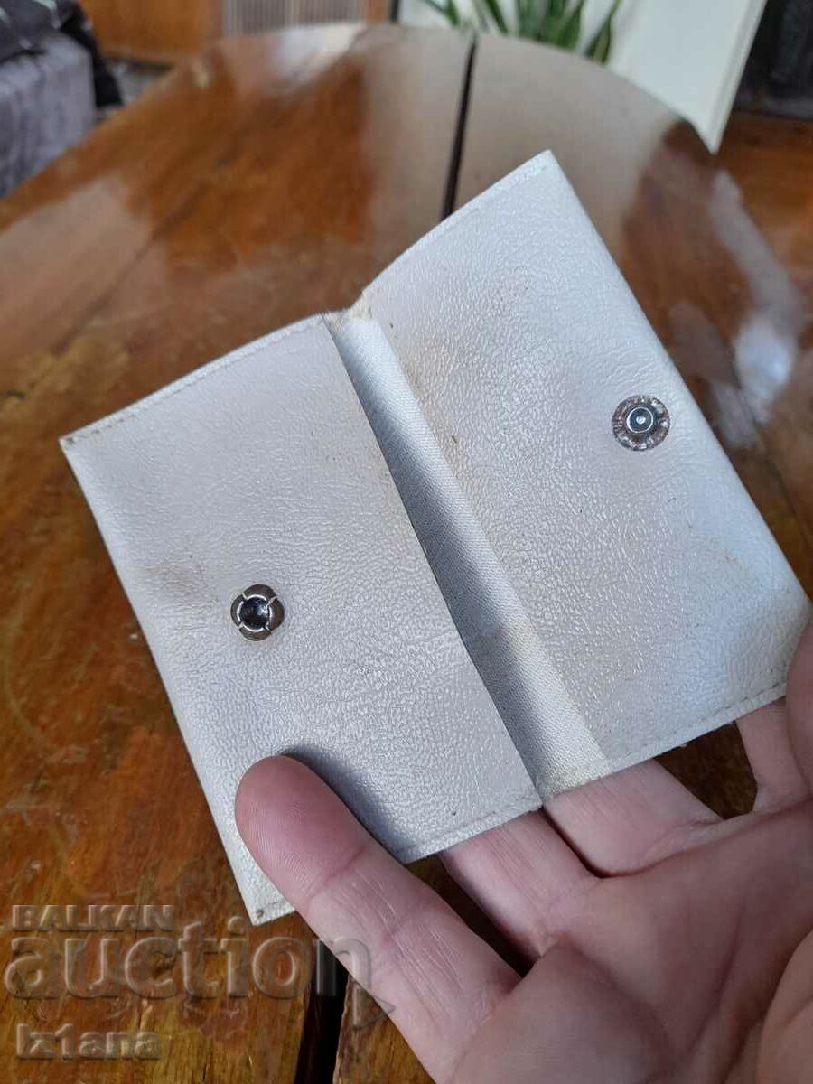 Delivery of Old lady's purse Delivery of Old lady's purse