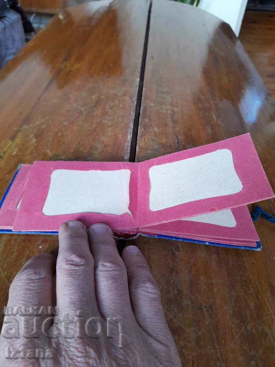 Delivery of Old photo album