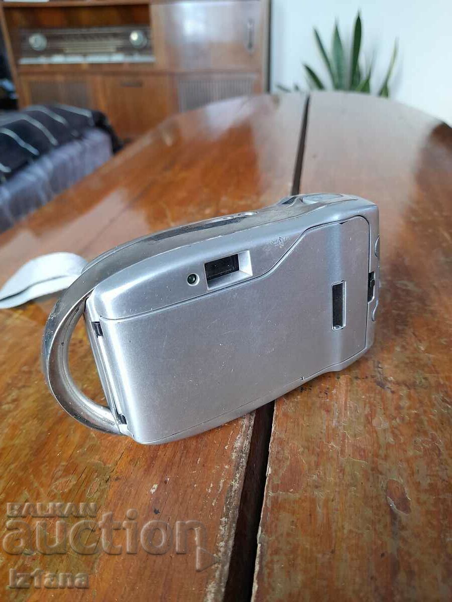 Auction Old Polaroid V35 camera Auction Old Polaroid V35 camera