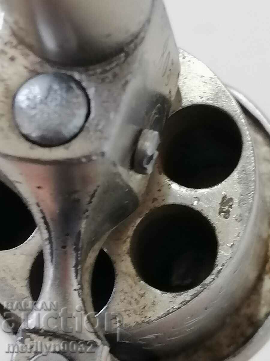 Revolver francez cu știft Lefoucher 11 mm, anii 1950 cu preț 1155.00 BGN | € 590.54 Revolver francez cu știft Lefoucher 11 mm, anii 1950 cu preț 1155.00 BGN | € 590.54