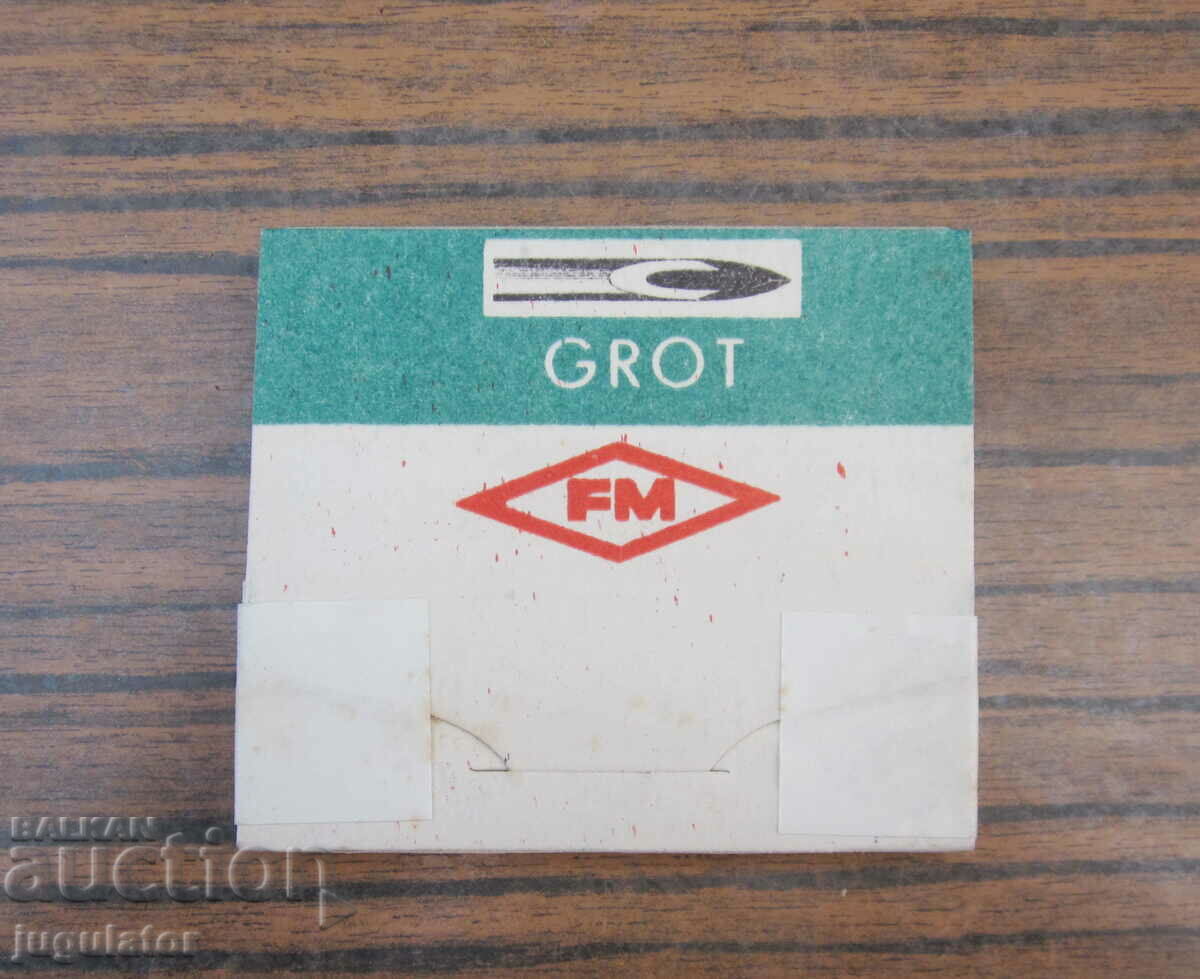 Δημοπρασία παλιές γερμανικές ιατρικές βελόνες αχρησιμοποίητες σε κουτί Δημοπρασία παλιές γερμανικές ιατρικές βελόνες αχρησιμοποίητες σε κουτί