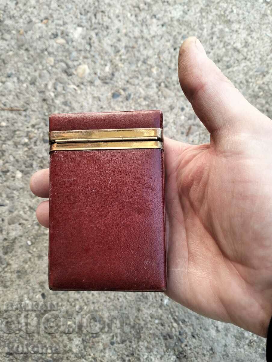 Leather snuffbox with price 39.99 BGN | € 20.45 Leather snuffbox with price 39.99 BGN | € 20.45