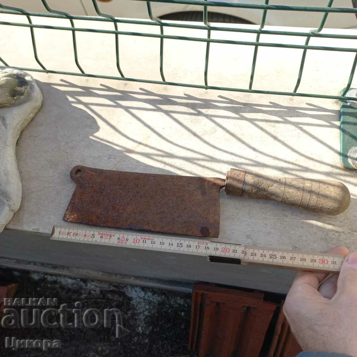 Auction OLD FORGED SATURN MARKING Auction OLD FORGED SATURN MARKING