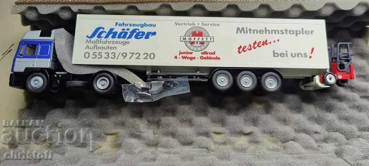Auction Model truck MAN 1/50 Auction Model truck MAN 1/50