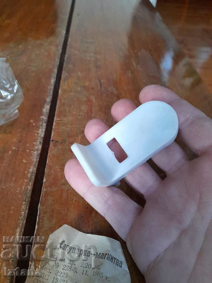 Old magnetic soap dish - 5 Old magnetic soap dish - 5