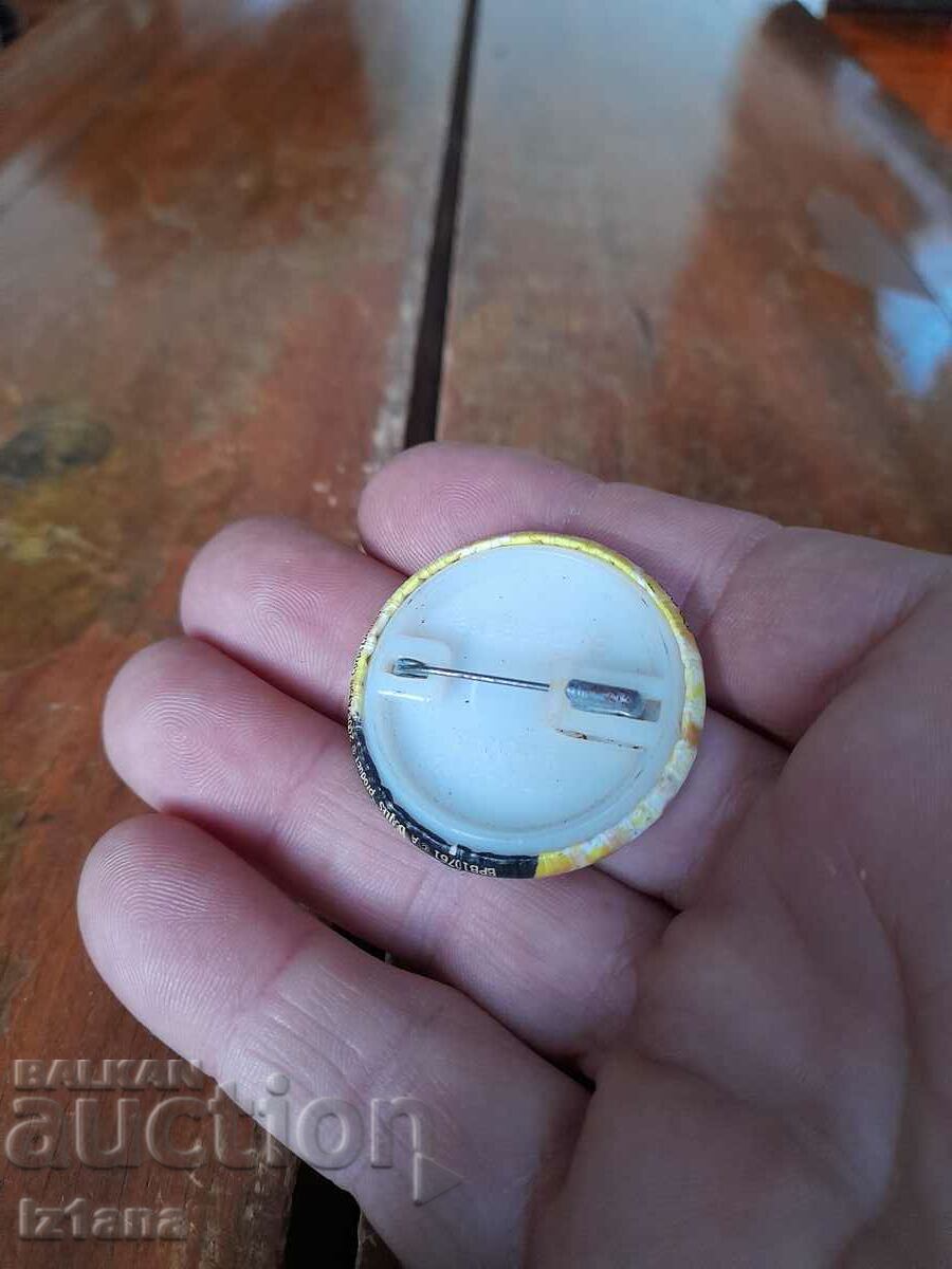 Auction  Old Ringo Star badge