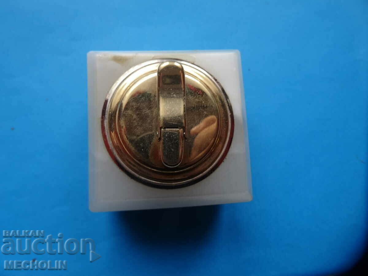 SOLID COLIBRI DESK LIGHTER ANTIQUE with price 50.00 BGN | € 25.56