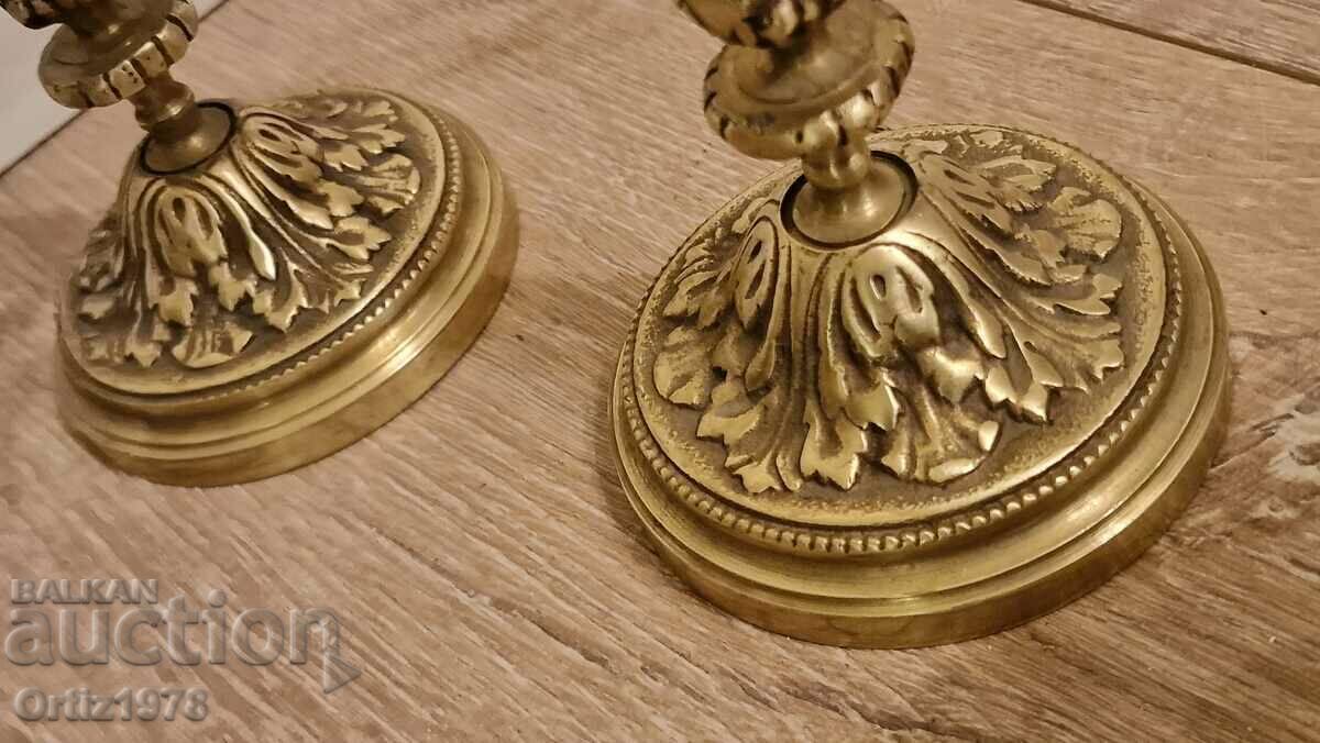Delivery of Massive French candlesticks, Brass, 2.4kg Delivery of Massive French candlesticks, Brass, 2.4kg