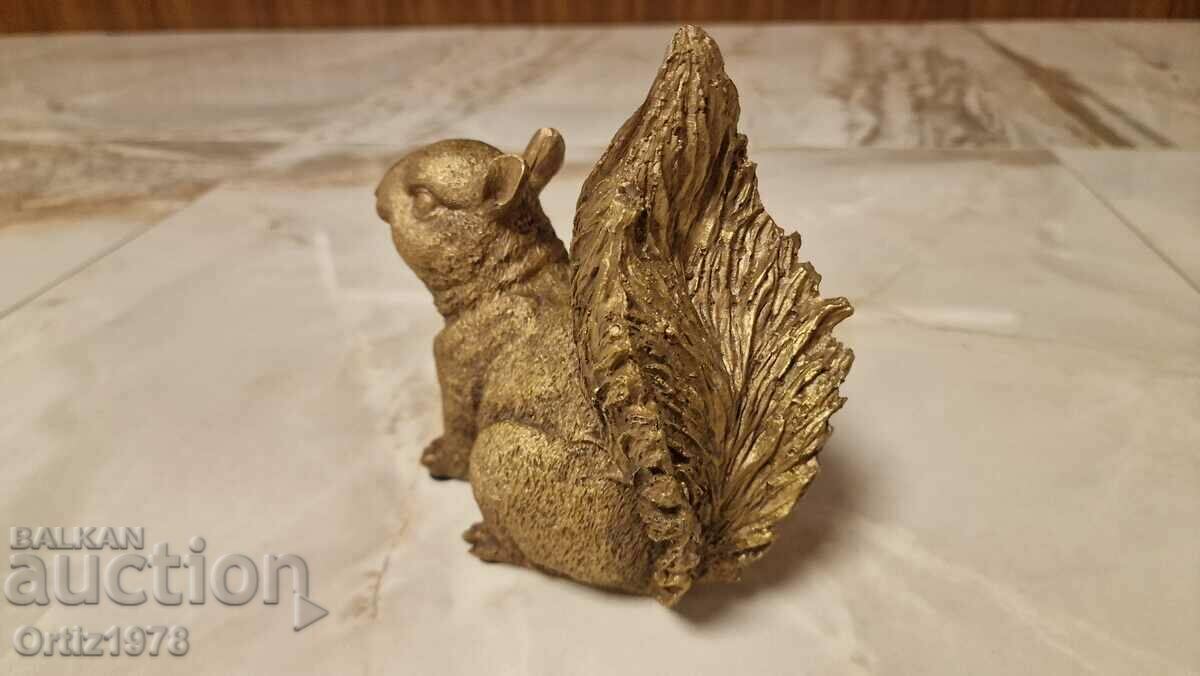 Auction A big squirrel. Auction A big squirrel.