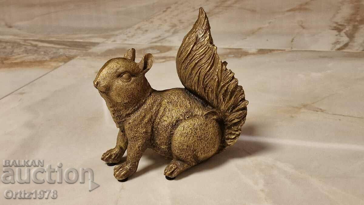 Delivery of A big squirrel. Delivery of A big squirrel.