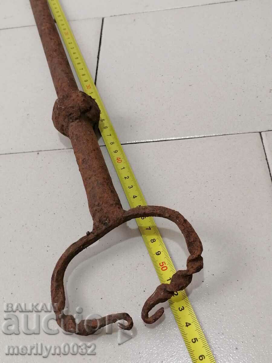 Auction Wrought wedge for an ox team, wrought iron, nail Auction Wrought wedge for an ox team, wrought iron, nail