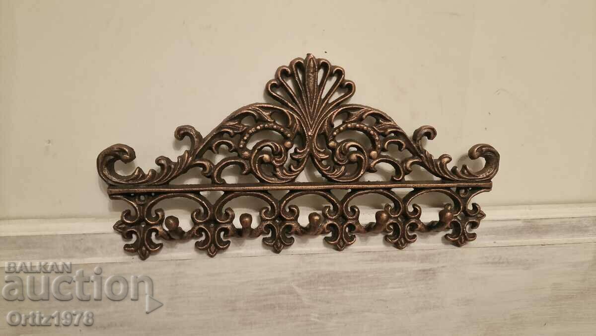 Μεγάλη κρεμάστρα από χυτοσίδηρο - 960 γρ με τιμή 55.00 BGN | € 28.12