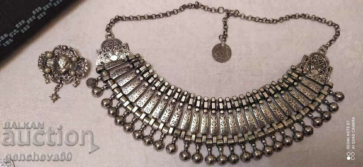 Накит за носия и брошка/съвременен модел Накит за носия и брошка/съвременен модел