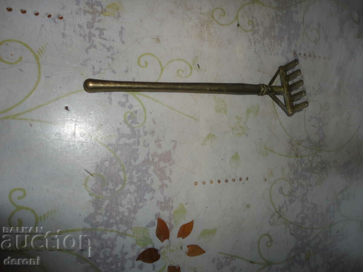 Bronze figure sculpting an oar - 7