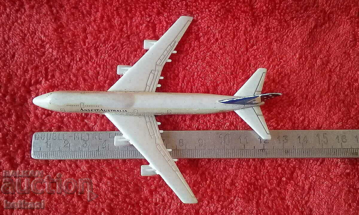 Малък метален самолет schabak Germany Boeing 747 Australia