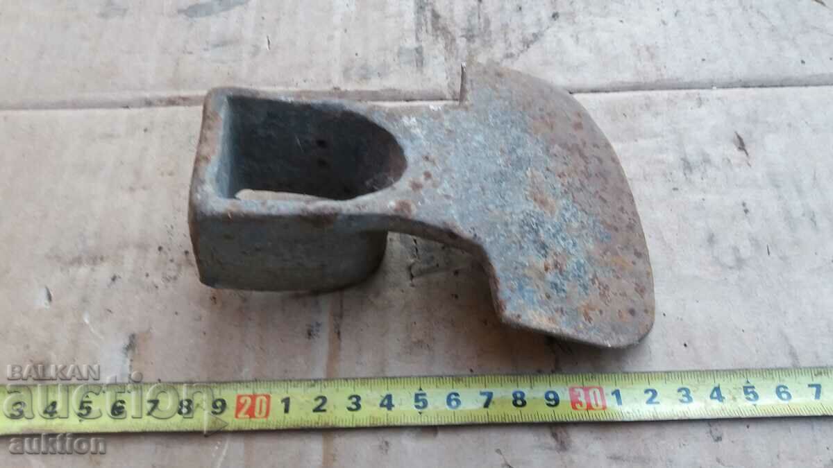 Delivery of OLD SOLID HOE, TOOL Delivery of OLD SOLID HOE, TOOL
