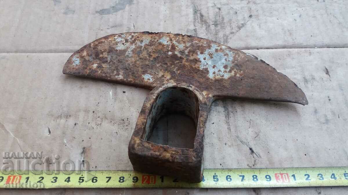 Delivery of OLD SOLID HOE, TOOL Delivery of OLD SOLID HOE, TOOL