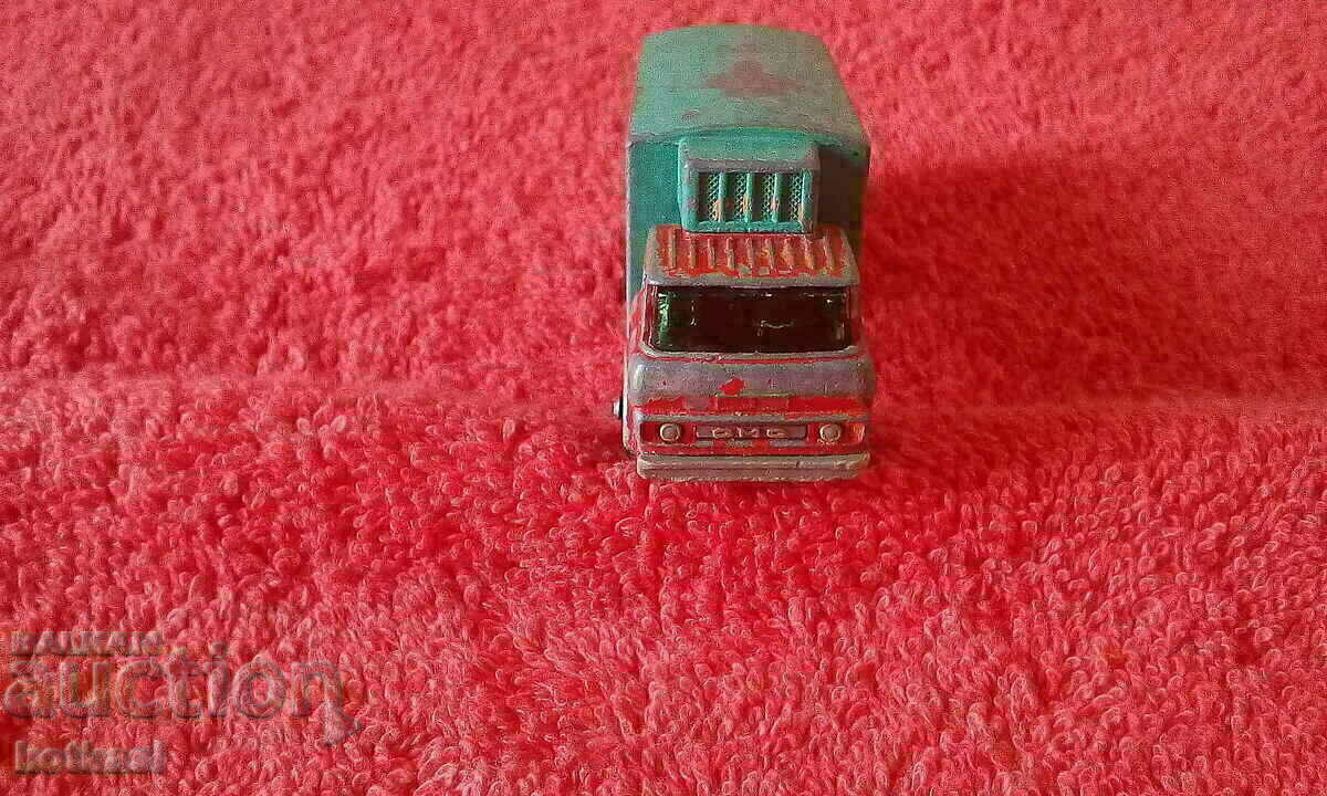 Lesney England Matchbox Small Metal Truck - 5 Lesney England Matchbox Small Metal Truck - 5