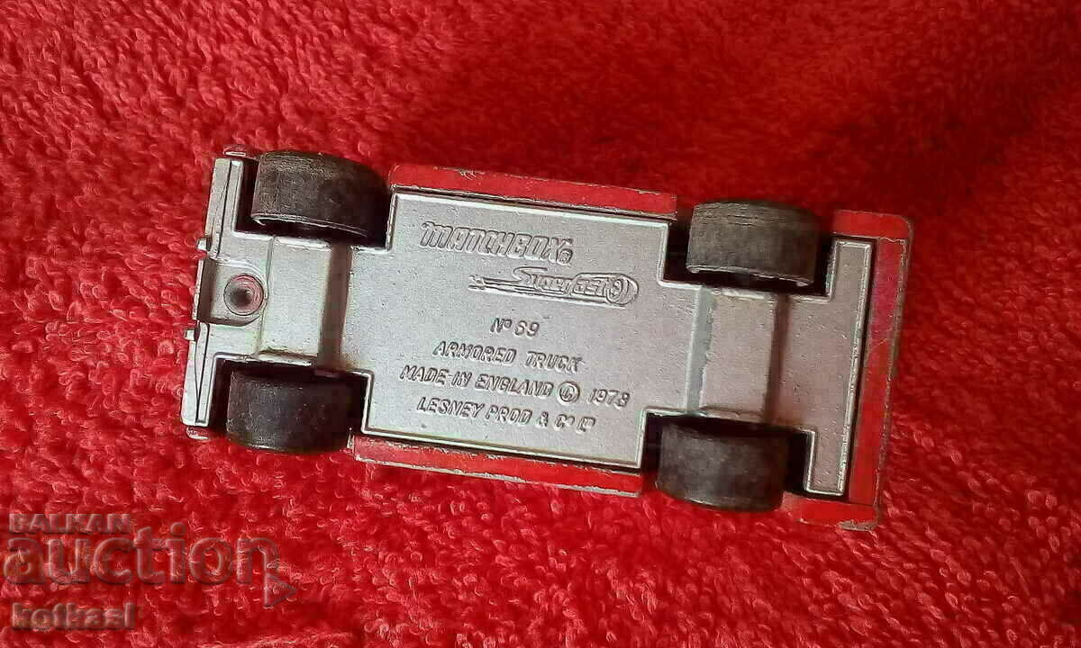 Lesney England 1973 Jeep Matchbox Diecast Car Model cu preț 21.50 BGN | € 10.99