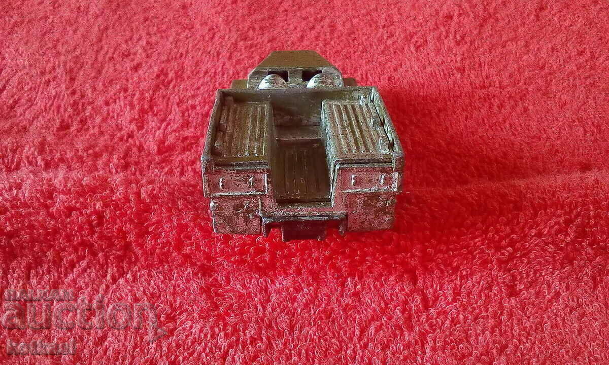 Auction Matchbox England Lesney 1976 Small Metal Car Auction Matchbox England Lesney 1976 Small Metal Car