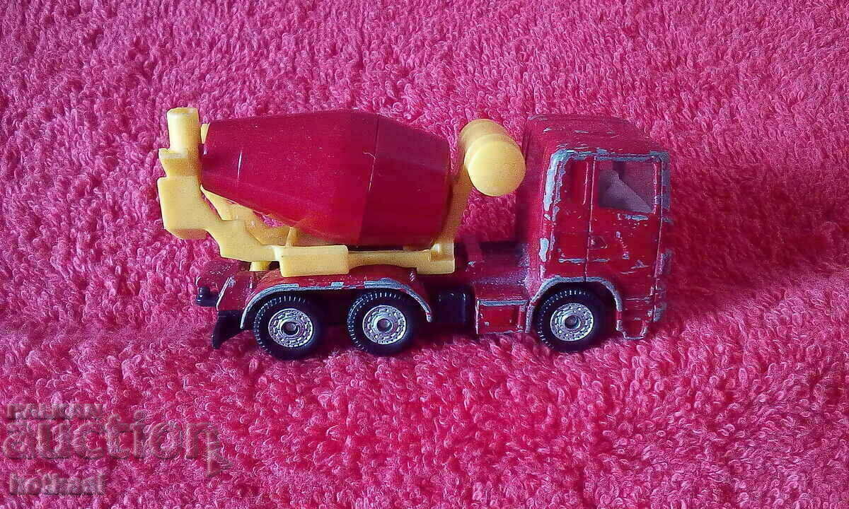 Μικρό μεταλλικό τσιμεντένιο φορτηγό siku - 5 Μικρό μεταλλικό τσιμεντένιο φορτηγό siku - 5