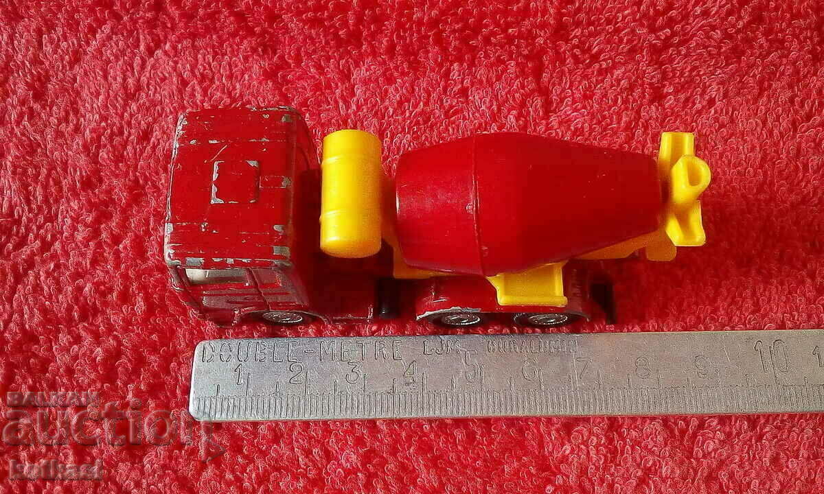 Small metal concrete truck siku