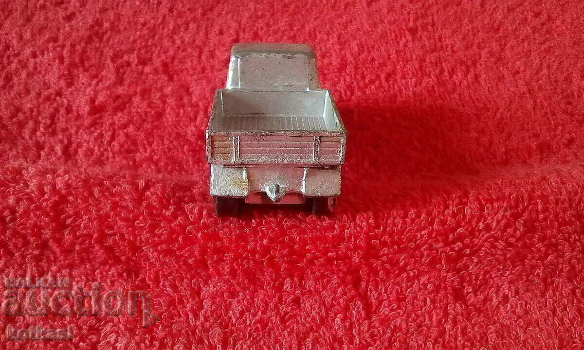 Auction  Small metal car model Matchbox England Lesney Unimog