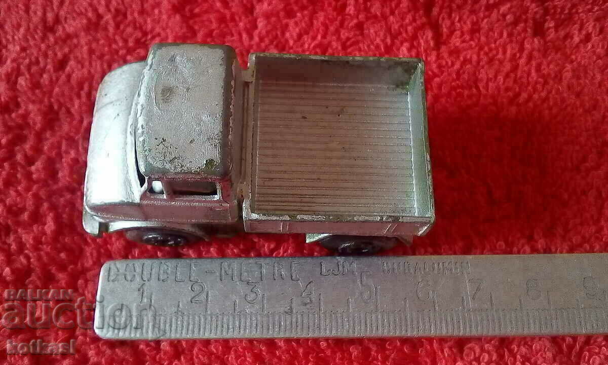 Small metal car model Matchbox England Lesney Unimog