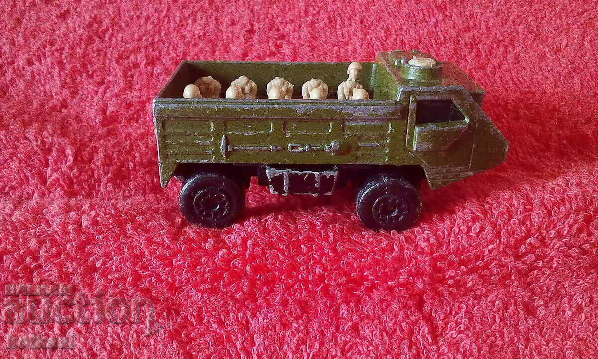 Delivery of Matchbox England Lesney 1976 personell small metal car Delivery of Matchbox England Lesney 1976 personell small metal car